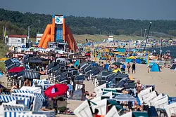 Erholung am Strand - &copy; Stefan Sauer/dpa
