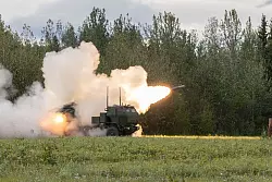 Die Ukraine hat mehrere Mehrfachraketenwerfer vom US-Typ Himars zur Verfügung für ihren Verteidigungskampf gegen den russischen Angriffskrieg. (Archivbild) - © Sherifa Kästner/Bundeswehr/dpa