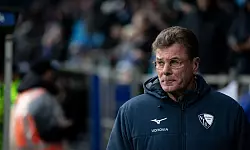 Dieter Hecking erwartet bis zum Saisonende eine «wilde Fahrt.» - © Fabian Strauch/dpa