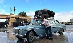 Wenige Orte sind im Gaza-Krieg symbolisch so aufgeladen wie der ägyptische Grenzübergang Rafah. - © Johannes Sadek/dpa