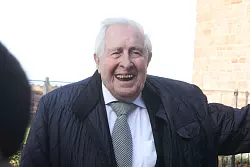 Auch nach seiner Amtszeit blieb er ein aktiver Beobachter der Politik und ein Mittler zwischen West und Ost. (Archivbild) - © Bodo Schackow/dpa