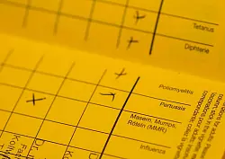 Empfohlen werden gegen Polio drei Dosen im Alter von 2, 4 und 11 Monaten und eine Auffrischimpfung (Symbolbild). - &copy; Jens Kalaene/dpa-Zentralbild/dpa