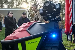 Der L&ouml;schroboter wurde von einer deutschen Firma entwickelt. - &copy; Hendrik Schmidt/dpa