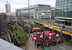 Tausende Fans waren in Leipzig dabei. - © Jan Woitas/dpa