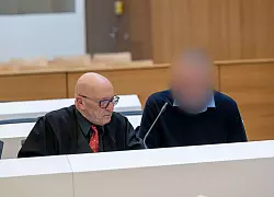 Spionage? Oder nur private Gespräche? - © Peter Kneffel/dpa