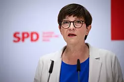 SPD-Chefin Saskia Esken verteidigt die Steuerpl&auml;ne der Sozialdemokraten. - &copy; Bernd von Jutrczenka/dpa
