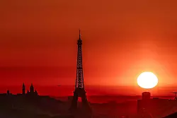 In Paris herrschte wegen der hohen Temperaturen Alarmstufe Rot. (Archivbild) - © Thibaud Moritz/AFP/dpa