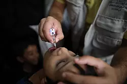 Im Gazastreifen brachte die Weltgesundheitsorganisation WHO die erste Runde der Polio-Impfung erfolgreich &uuml;ber die B&uuml;hne. - &copy; Marwan Dawood/XinHua/dpa