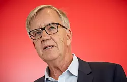 Der Innenminister müsse einen Plan gegen Gewalt vorlegen, meint der Linken-Politiker Dietmar Bartsch. (Archivbild) - © Michael Kappeler/dpa