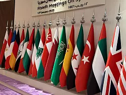 Bei dem Treffen in Riad kamen Vertreter wichtiger Staaten der Region und westlicher Länder zusammen. Auch Syriens De-facto-Außenminister war dabei. - © Andreas Hoenig/dpa