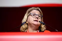 Bundesentwicklungsministerin Svenja Schulze zieht auf Platz vier der Landesliste der NRW-SPD in den Bundestagswahlkampf. - © Thomas Banneyer/dpa