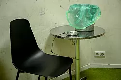 Im Konsumraum k&ouml;nnen Abh&auml;ngige legal ihre Pfeife rauchen, ohne Konsequenzen f&uuml;rchten zu m&uuml;ssen. - &copy; Britta Pedersen/dpa