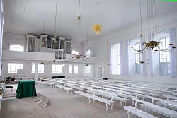 Der Kirchensaal der Herrnhuter Brüdergemeine. (Archivfoto) - © Sebastian Kahnert/dpa