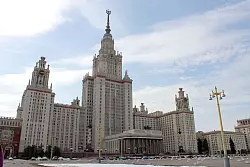 Auch an der weltber&uuml;hmten Lomonossow-Universit&auml;t sehen sich Dozenten und Studierende im Zuge des russischen Angriffskrieges gegen die Ukraine Repressionen ausgesetzt. (Archivbild) - &copy; Claudia Thaler/dpa