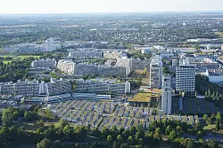 Das Olympische Dorf der Sommerspiele 1972 in M&uuml;nchen bietet heute viele Wohnungen. (Archivbild) - &copy; Soeren Stache/dpa