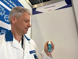 Desinfektionsmittel mit &laquo;Kampfstoff der Pflanzen": Zitronens&auml;ure. - &copy; Christiane Oelrich/dpa