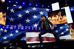 Kid Rock rief bei seinem Auftritt beim Republikaner-Parteitag &laquo;K&auml;mpft, k&auml;mpft!&raquo; in die Menge. (Archivbild) - &copy; Carolyn Kaster/AP/dpa