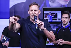 Der Schauspieler und ehemalige Bodybuilder Ralf M&ouml;ller ist als &laquo;Fitness-Ikone&raquo; auf der Fibo in K&ouml;ln. - &copy; Oliver Berg/dpa