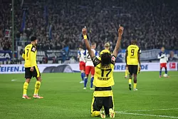 Dortmunds Carney Chukwuemeka feierte seinen Treffer zum 1:0 gegen den HSV. - &copy; Christian Charisius/dpa