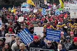 Der «Marsch für das Leben» findet jedes Jahr in der US-Hauptstadt statt. - © Ben Curtis/AP/dpa