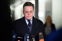 Konstantin von Notz (Grüne) ist Vorsitzender des Parlamentarischen Kontrollgremiums, in dem die Geheimdienste auch über russische Sabotage, Spionage und Desinformation berichten. (Archivbild) - © Bernd von Jutrczenka/dpa