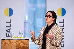 Anna Borg spricht am Hamburger Vattenfall-Standort zu Mitarbeitern. - &copy; Ulrich Perrey/dpa