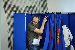 Millionen Menschen sind in Russland zur Regional- und Kommunalwahlen aufgerufen. - &copy; Dmitri Lovetsky/AP/dpa