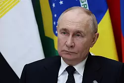 Kremlchef Wladimir Putin feuerte Verkehrsminister Roman Starowoit nach einem guten Jahr im Amt - kurz darauf wurde er tot aufgefunden. (Archivbild) - © Mikhail Metzel/Pool Sputnik Kremlin/AP/dpa