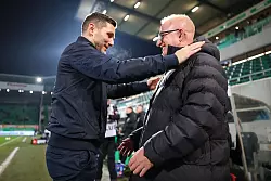 Sie kennen sich bestens: Stefan Leitl (l) und Heiko Vogel. - © Daniel Karmann/dpa