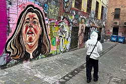 Der Fall hat über die Grenzen Australiens hinaus für viele Schlagzeilen gesorgt. - © Rod McGuirk/AP/dpa