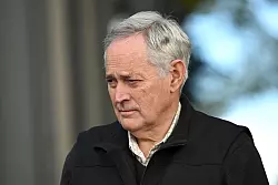 Ian Wilskinson überlebte das Mittagessen nur um Haaresbreite. - © James Ross/AAP Image/AP/dpa