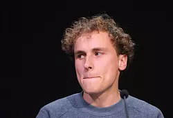 Auch Jakob Blasel war sichtlich ger&uuml;hrt. - &copy; Sebastian Willnow/dpa