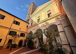 Die meisten Touristen nehmen die Kirche gar nicht wahr. (Archivbild) - &copy; Christoph Sator/dpa