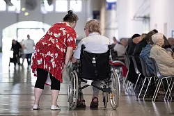 In der Dresdner Messe war eine Notunterkunft eingerichtet worden. - &copy; Sebastian Kahnert/dpa