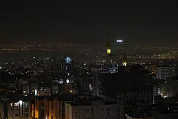 Ein Blick auf die iranische Hauptstadt Teheran am fr&uuml;hen Samstag. - &copy; Vahid Salemi/AP