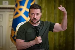 Der ukrainische Pr&auml;sident Wolodymyr Selenskyj k&uuml;ndigt eine Vergeltung f&uuml;r die russischen Luftschl&auml;ge gegen sein Land an. - &copy; Efrem Lukatsky/AP/dpa