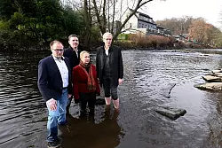 Unternehmer fordern mit dem Gang in die Wupper rasche Reformen von der Politik - &copy; Roberto Pfeil/dpa