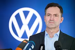 Der Autobauer habe harte Entscheidungen treffen müssen, sagte VW-Markenchef Schäfer. - © Annette Riedl/dpa
