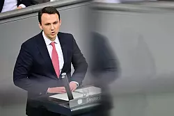 Der Vorsitzende der Jungen Gruppe der Union, Pascal Reddig (CDU), hat sich kritisch zum Rentenpaket positioniert, das aus seiner Sicht gegen die Prinzipien der Generationengerechtigkeit verstößt. (Archivfoto) - © Sebastian Christoph Gollnow/dpa