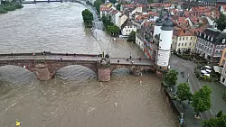 Das Wasser hat die Heidelberger Altstadt erreicht. - &copy; Rene Priebe/dpa
