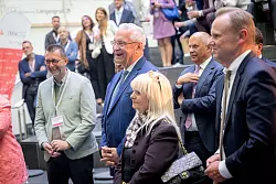 Berlin, Bremen und Hamburg sprachen sich im Kreise der Innenminister für mehr Gestaltungsspielraum der Behörden im Umgang mit Regelungen zum Silvesterfeuerwerk aus. - © Sina Schuldt/dpa