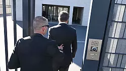 Gegen Krah ermittelt die Staatsanwaltschaft Dresden in einem seperaten Verfahren. - © Robert Michael/dpa