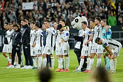 Elversberg scheiterte zuletzt in der Relegation und geht nun mit einem neuen Trainer in die Saison. - © Uwe Anspach/dpa