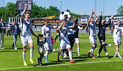 Bald erstklassig? Elversberg kann aufsteigen. - © Silas Schueller/DeFodi Images/dpa