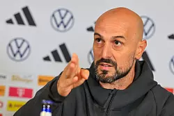 Gibt den Weg für die U21 vor: Trainer Antonio Di Salvo. - © Jan Woitas/dpa