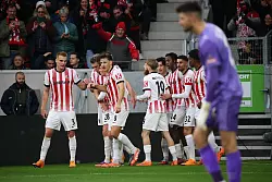Keeper Nikola Vasilj sah bei Gegentoren unglücklich aus. - © Philipp von Ditfurth/dpa