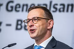 Der bisherige Chef bleibt im Amt. - &copy; Jens B&uuml;ttner/dpa