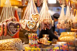 Im Januar sind Süßigkeiten kaum noch gefragt. - © Pia Bayer/dpa