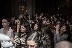 Am Karfreitag gedenken Christen in aller Welt der Kreuzigung und des Todes Jesu. - &copy; Ilia Yefimovich/dpa