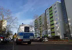 Auch in Berlin durchsuchten Polizisten am Mittwochmorgen ein Objekt. - &copy; Manuel Genolet/dpa